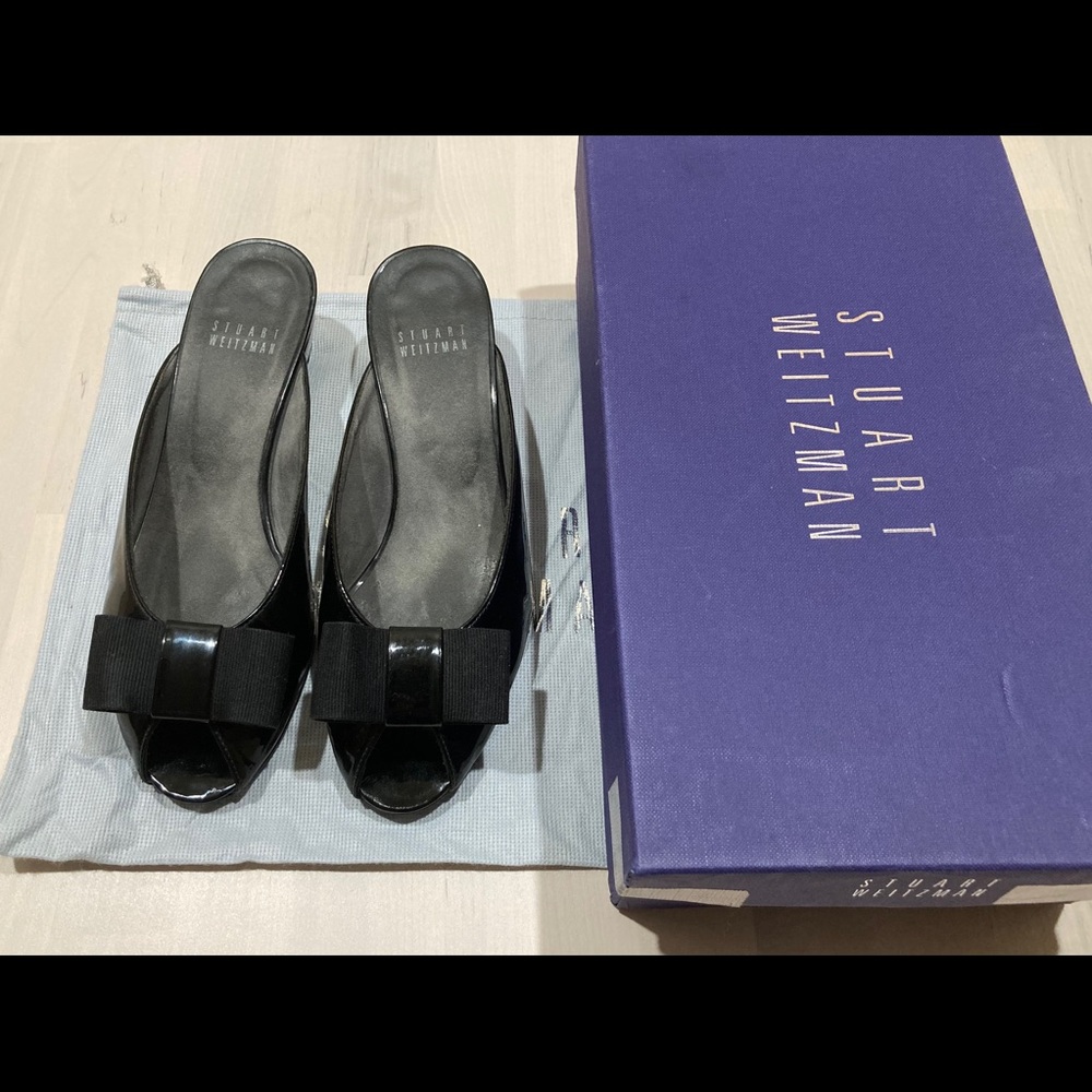 Used Stuart Weitzman sandals black patent leather